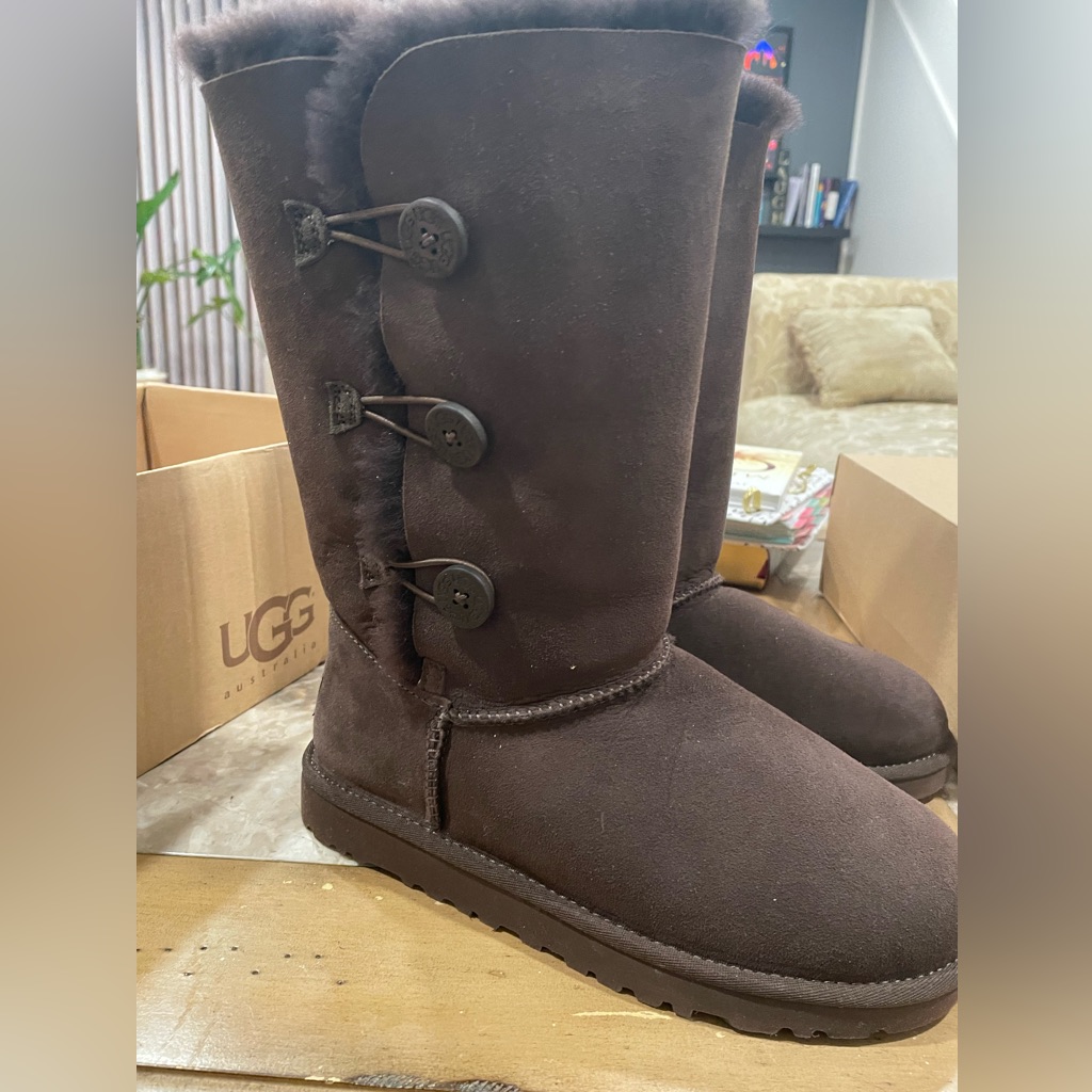 Ugg Bailey Button Triple